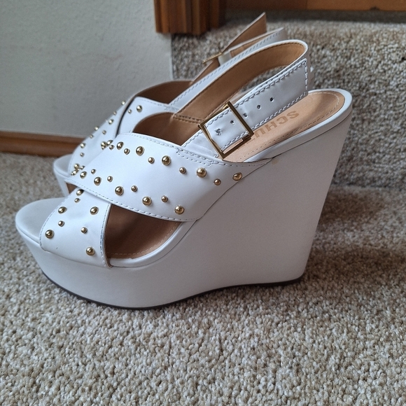 Schutz White Platform Wedge Gold Studs Open Toe Buckle Womens Size 8.5 - Picture 1 of 9